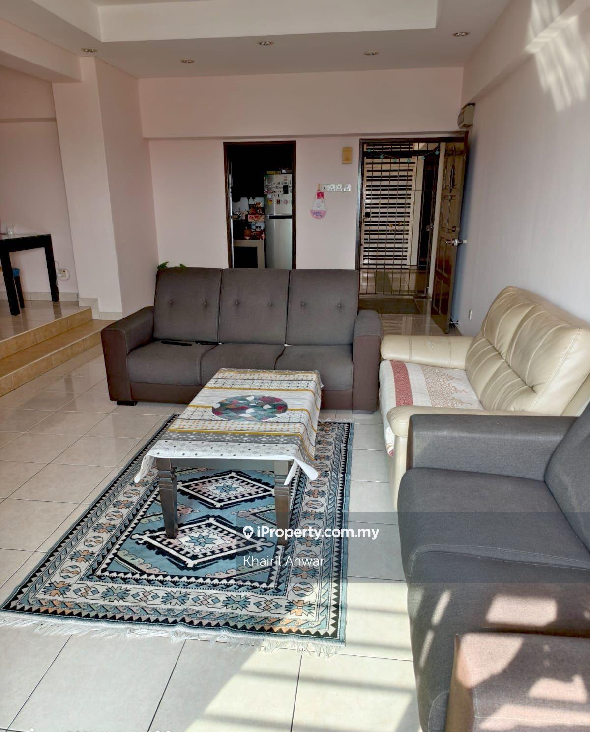 Unit with ready tenanted. Bumi lot.