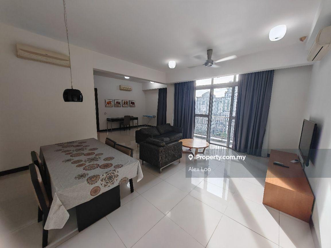 Spacious 2 bedroom with balcony 10 min to KLCC