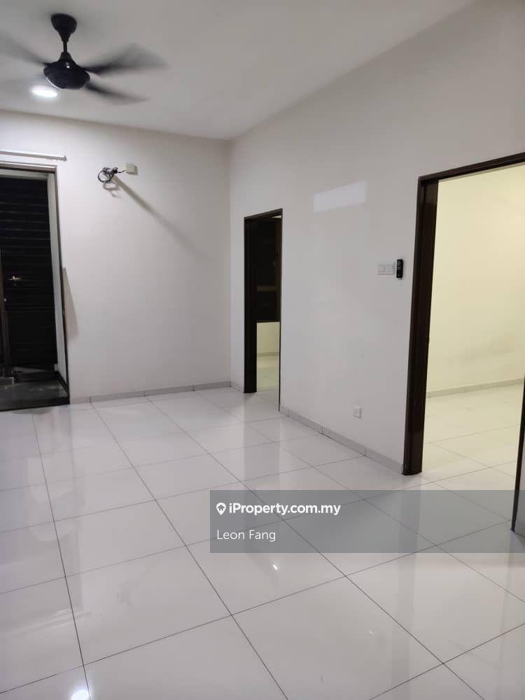 Suria Putra Residence, Sungai Buloh, Basic furnish unit for rent