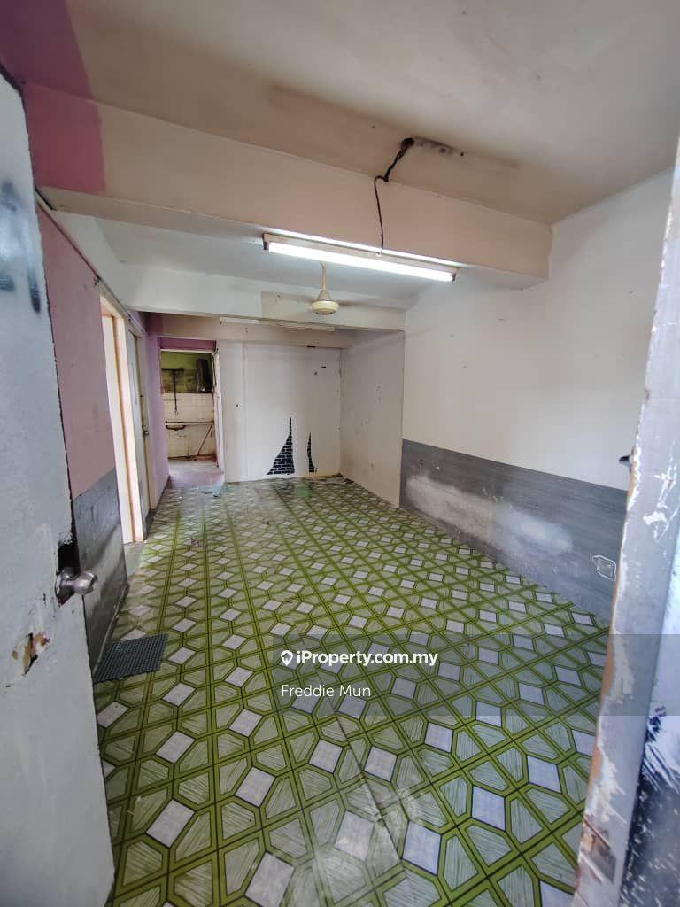 Puchong Permai Flat Block A16