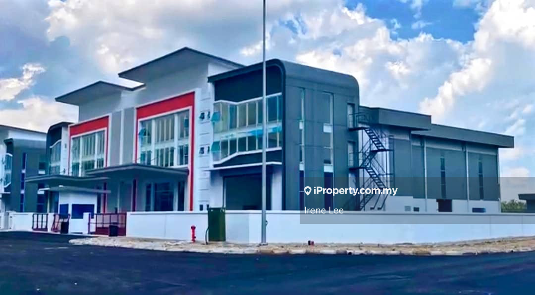 Corner 3 storey semi d Factory Suria Industrial Park sepang 