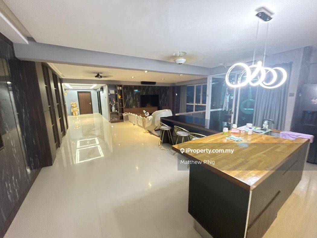 The Uban Residence - Fully Renovated - 2100' - 2 Car Parks - Batu Uban