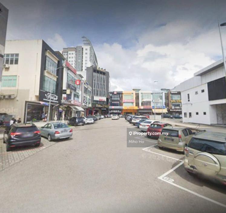 Mount Austin Heights 3 Storey Shoplot Tenanted ROI 4.6% Till 2025 Dec