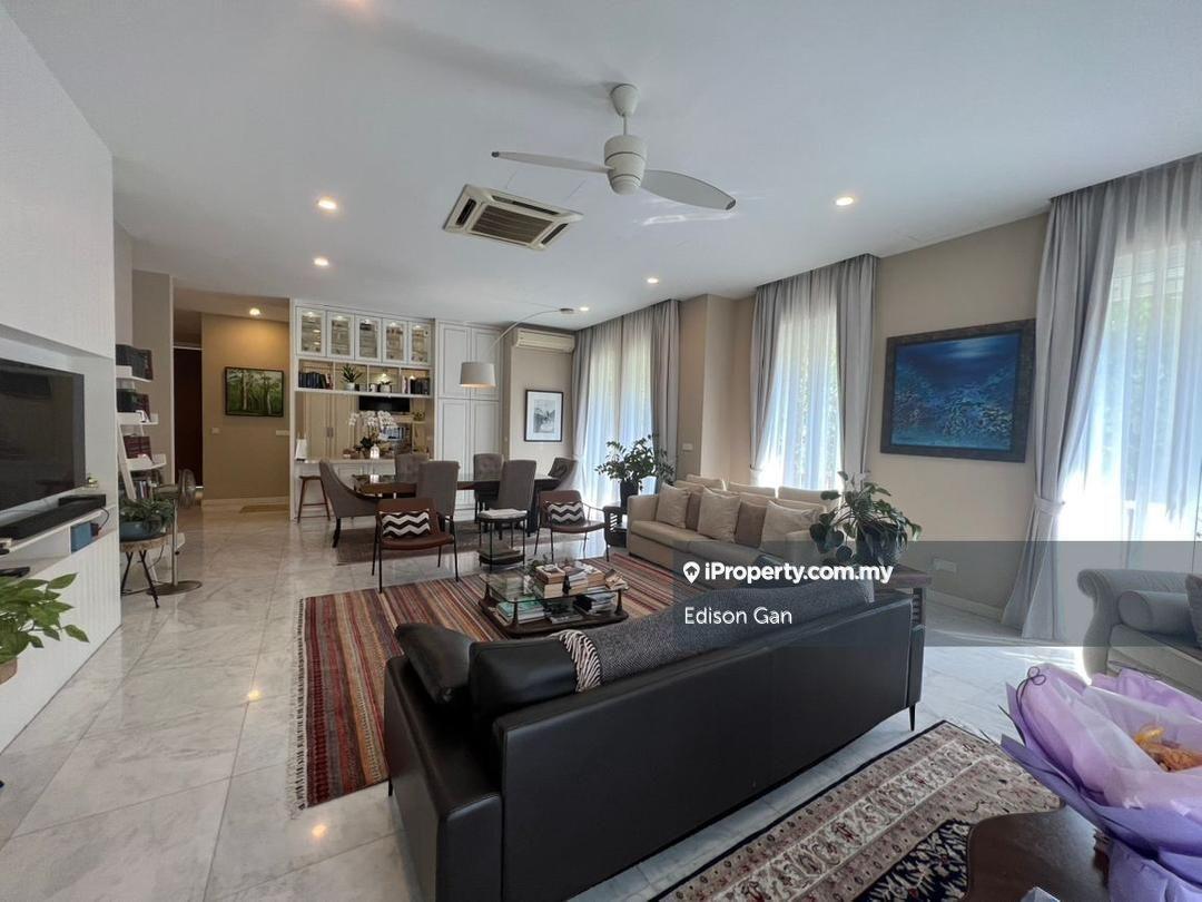 Villa serene kiara renovated unit with id corner lot with huge land
