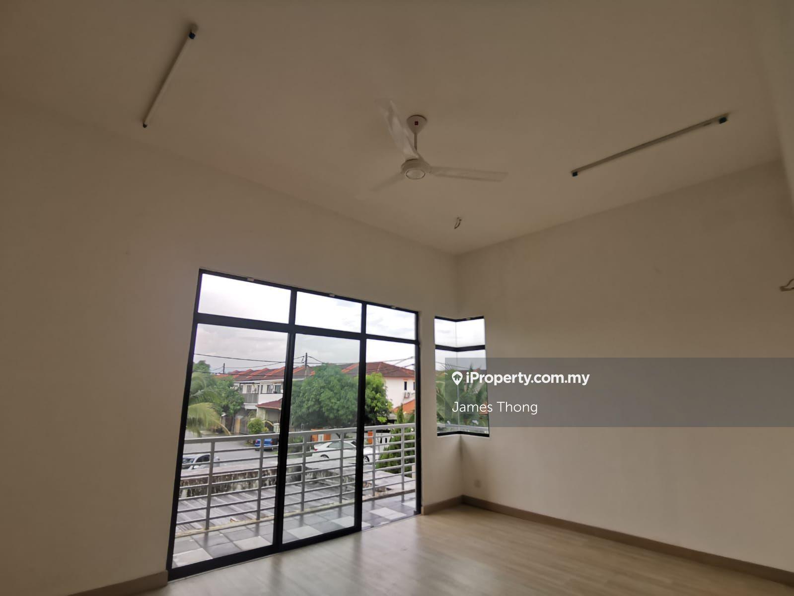 Bandar Tasik Kesuma Semenyih Semi-D with spacious land space