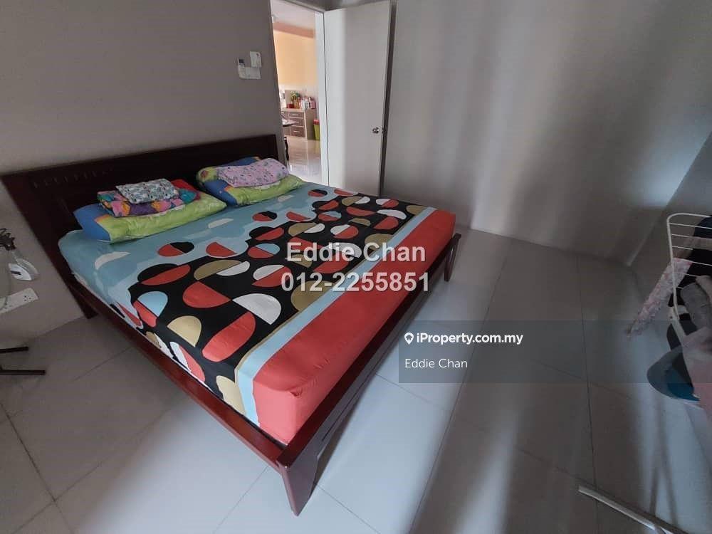 Platinum Lake Pv 16 for sale, 2 Parking Bays, Near MRT 3 Stations