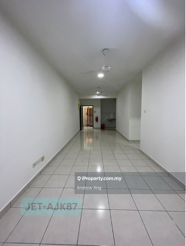 Corner Ground Floor Trifolis Apartment, 900sqf,3r2b,Bukit Tinggi,Klang