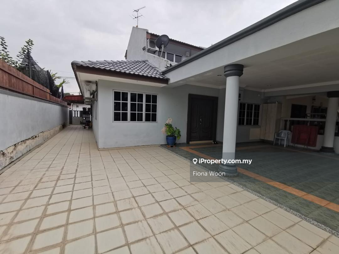 Corner Double Storey For Rent Taman Cheng Perdana , Melaka