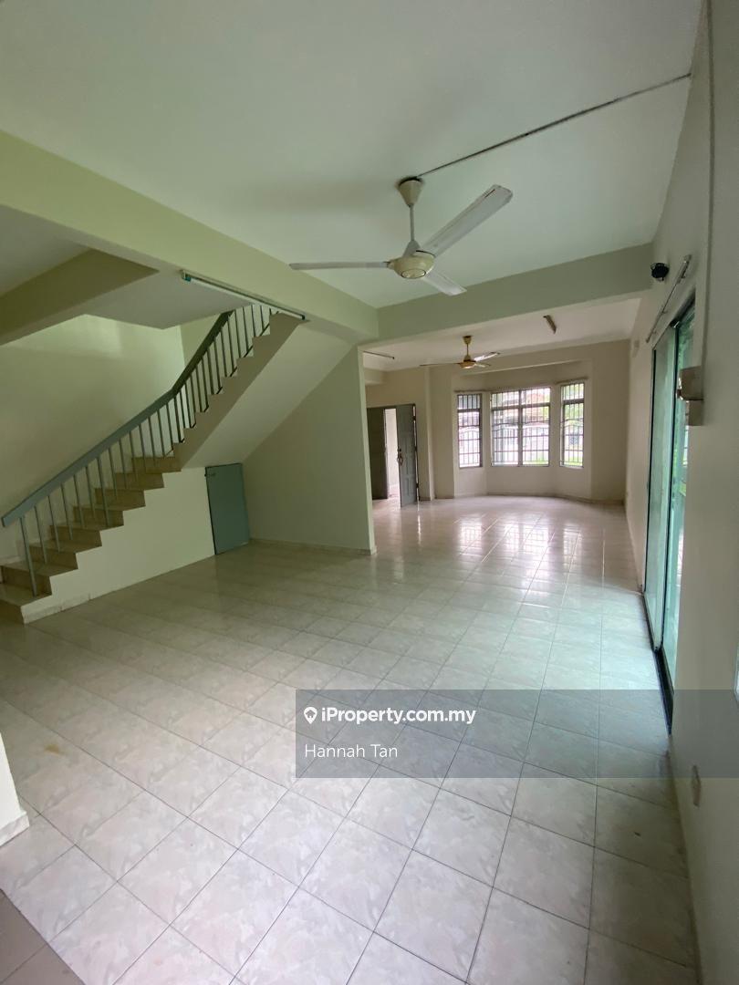 Unfurnished unit for rent