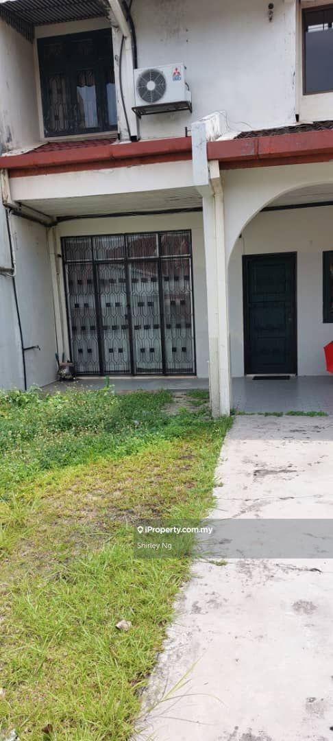 Good location, near amenities and easy accessibility