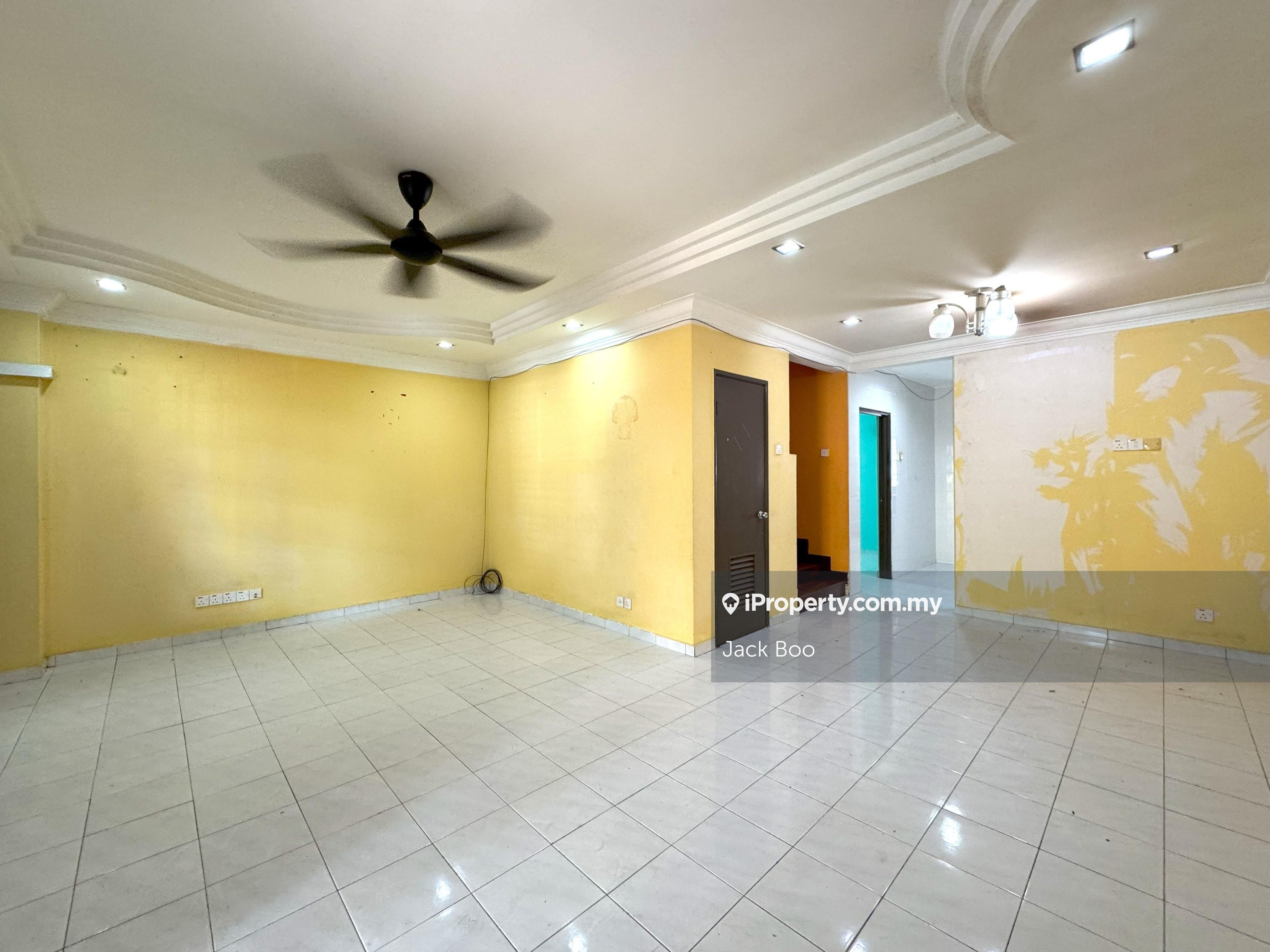 Terrace house for Sale