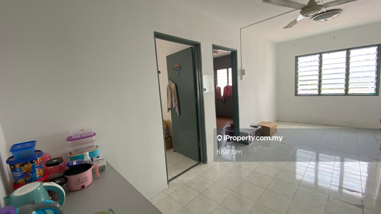 Corner Unit! Non Bumi Lot! Block B! Mid Floor!