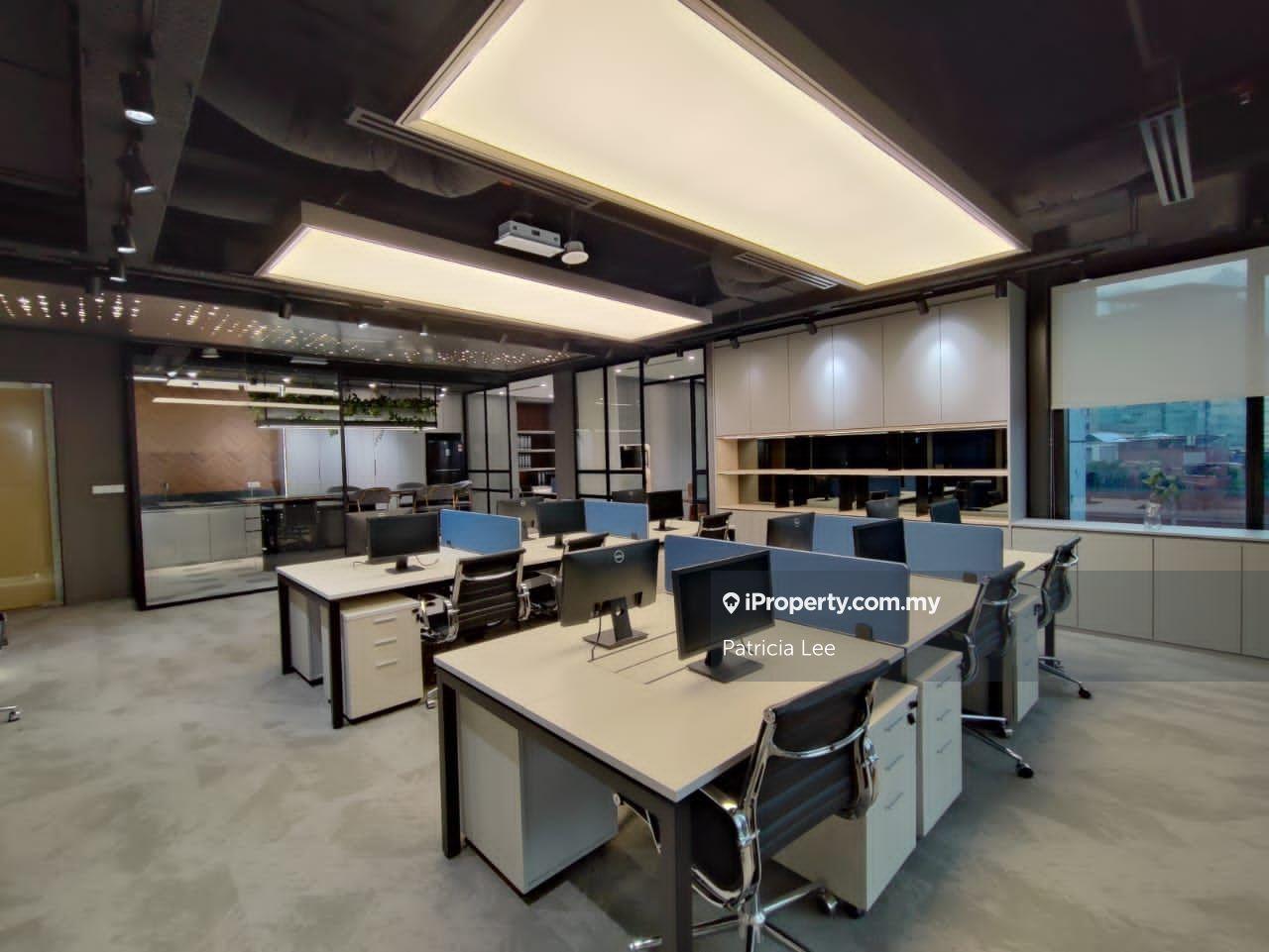 Brand New Grade A Corporate Tower located in KL Eco City. Nice lobby!