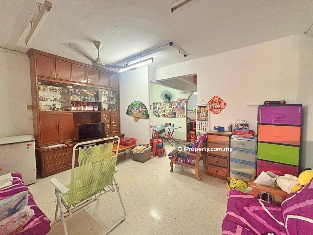Freehold 3 Sty Sri Petaling Kit Cabinet Top 100% Loan Well Kept Nr MRT