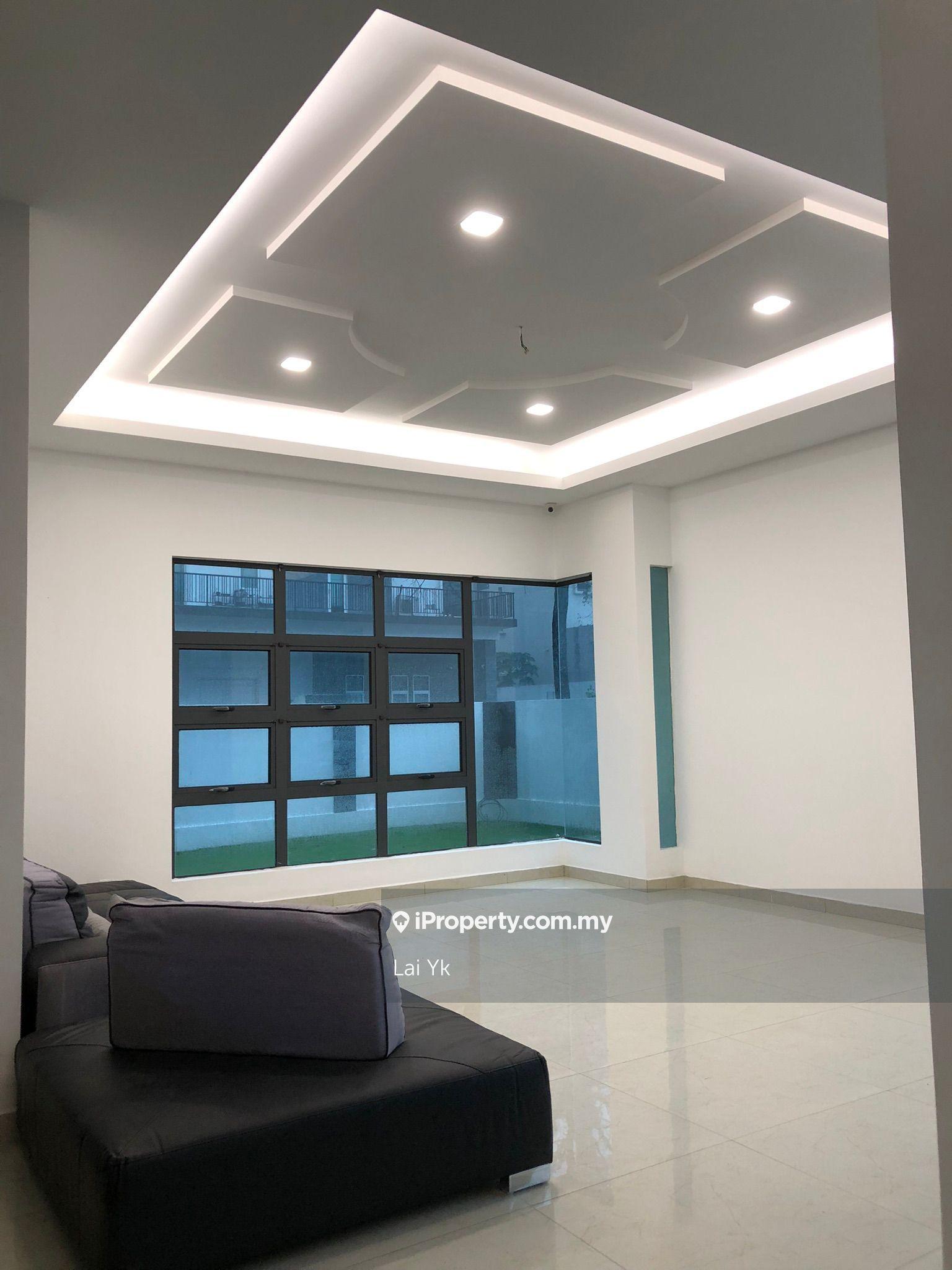 Short drive to Empire Subang, Sunway Pyramid, Sunway University