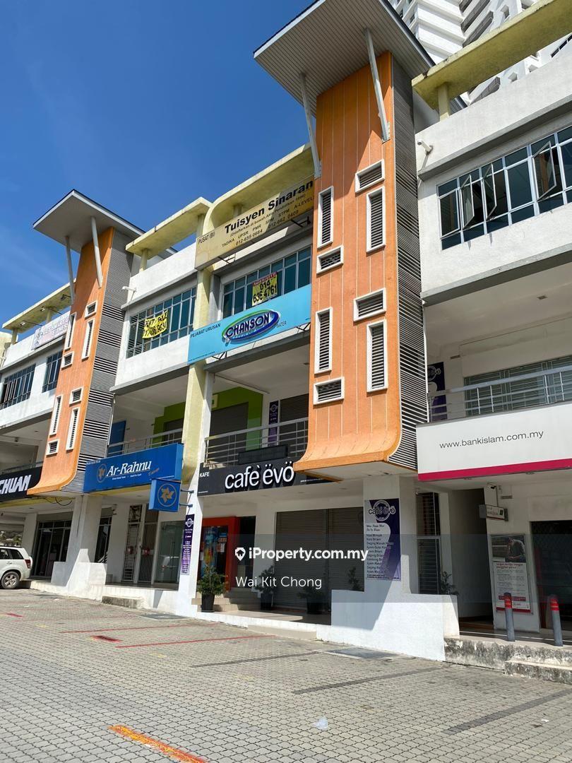 Superb Deal Shoplot In The Market !!