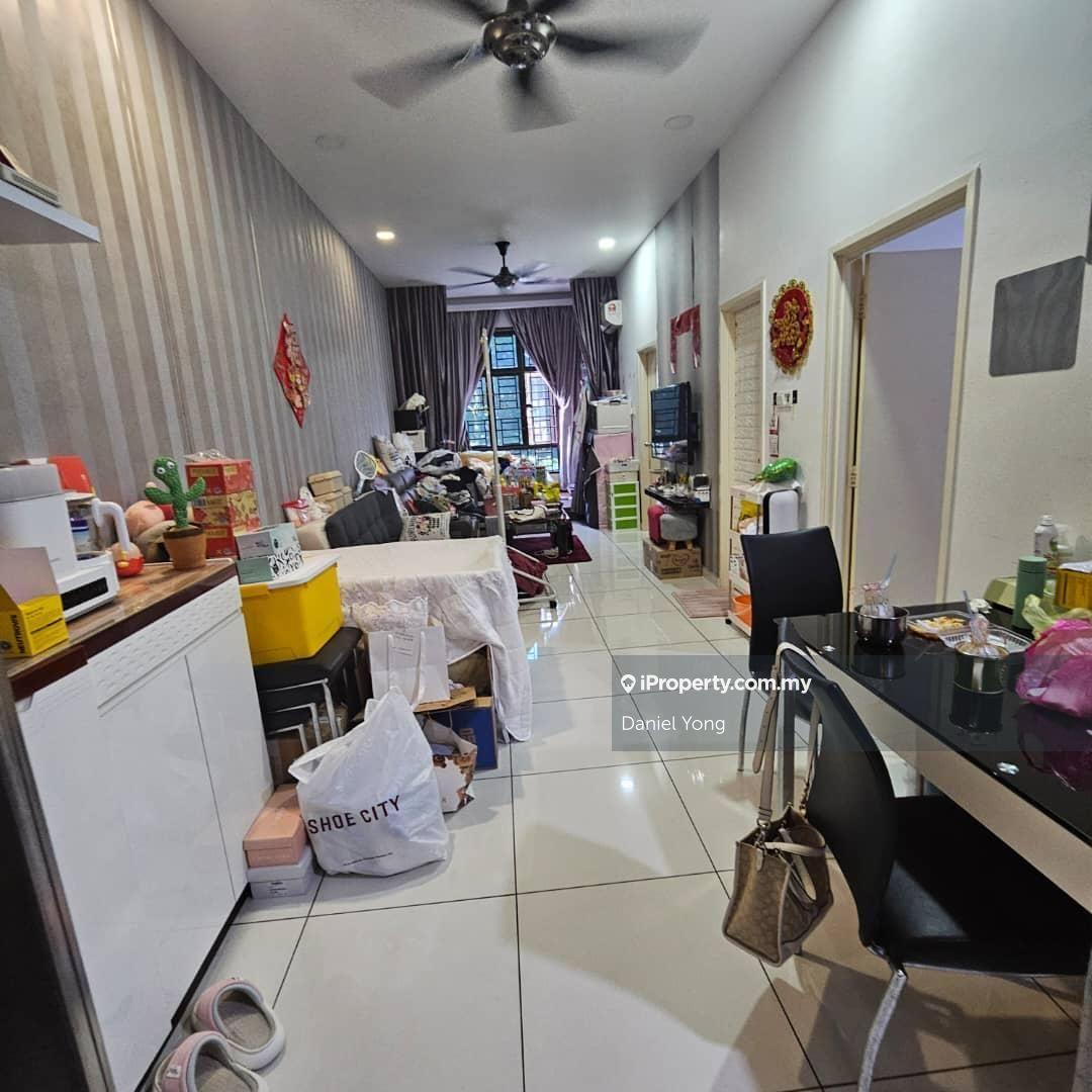 Kempas Utama D'Summit Residences High Floor Partial Furnished