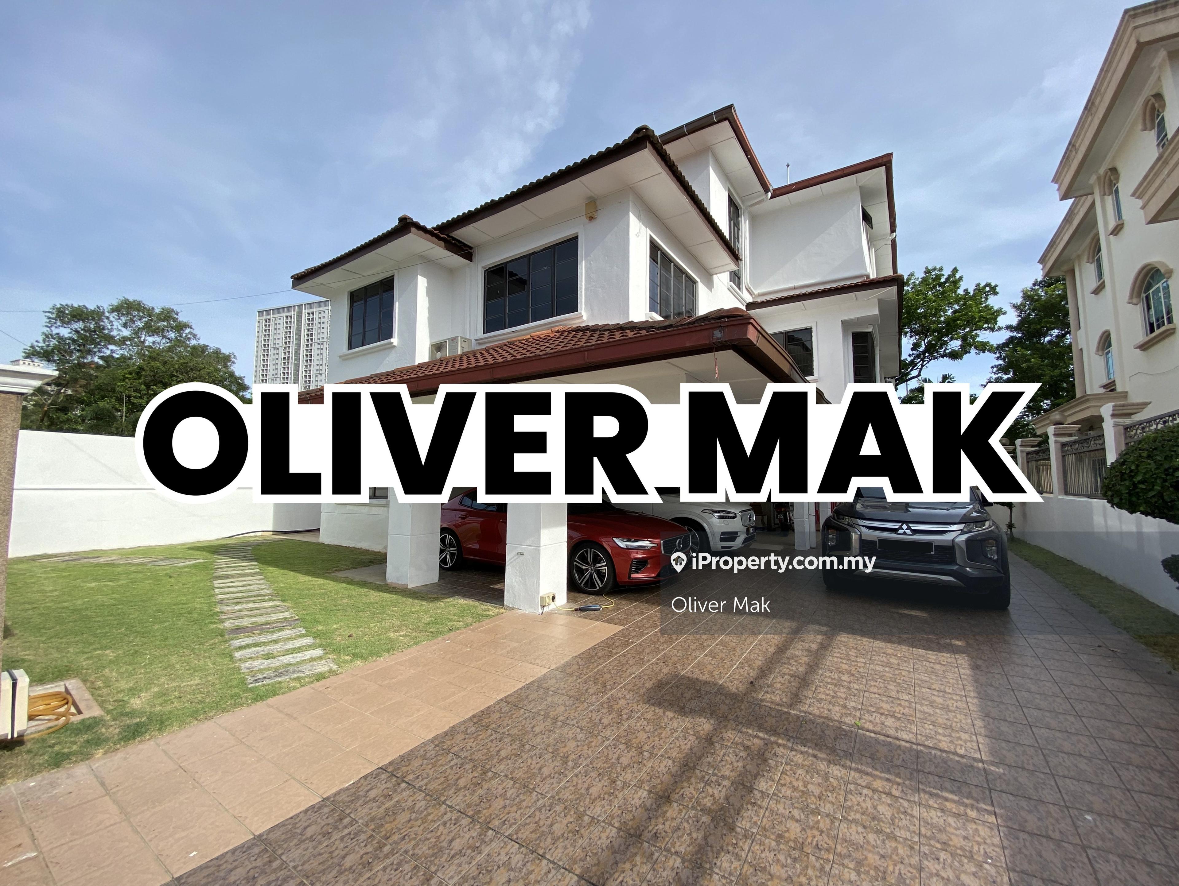 Spacious Bungalow with Spacious Land at Bukit Jalil Golf For Sale