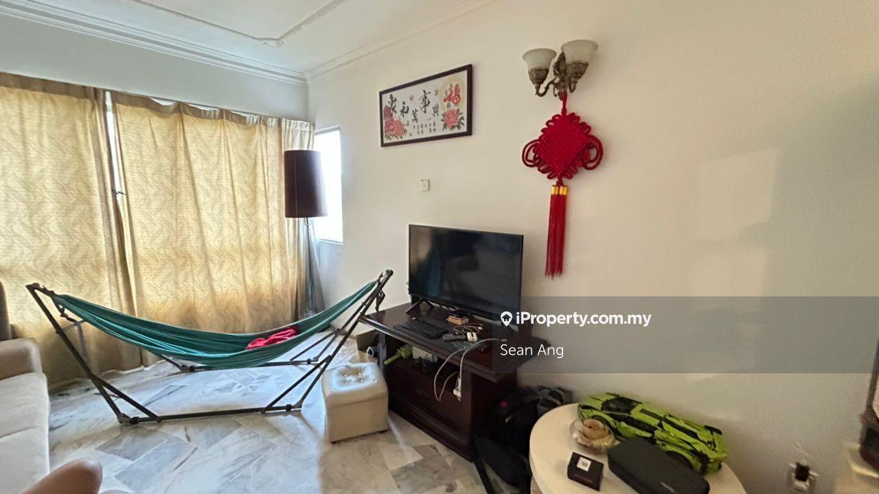 Sri Intan 1, Limited Low floor, corner unit