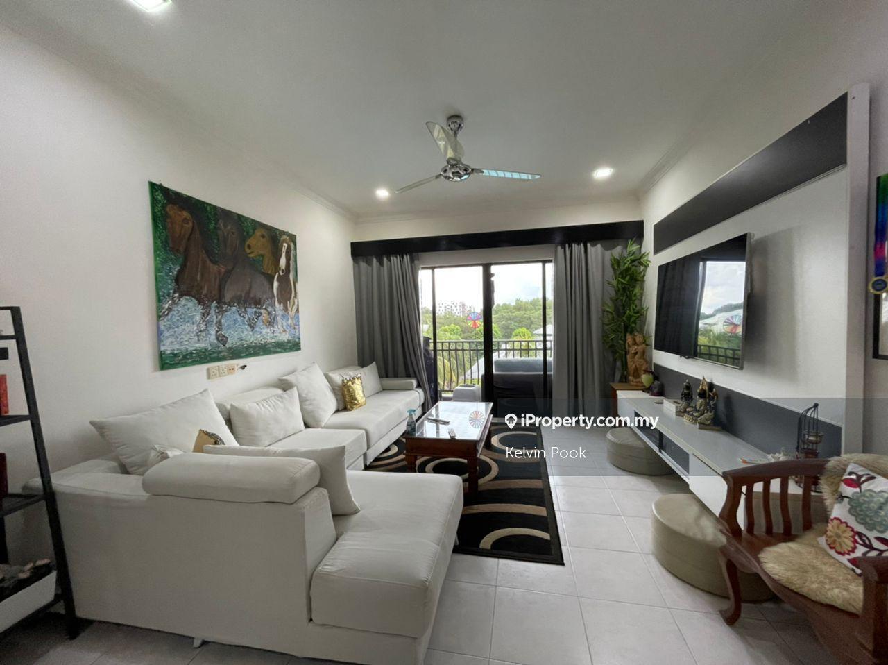 Premium D'Melor Pool View Condo With Furniture Lift In Cyberjaya