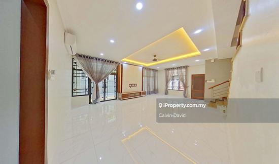 Media gallery image
