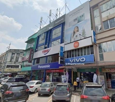 Shop for Sale in Taman Sri Muda, Shah Alam by Dennis Yeo