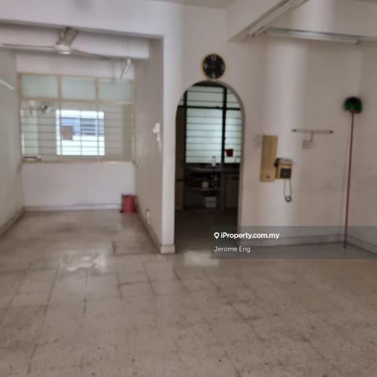 Media gallery image
