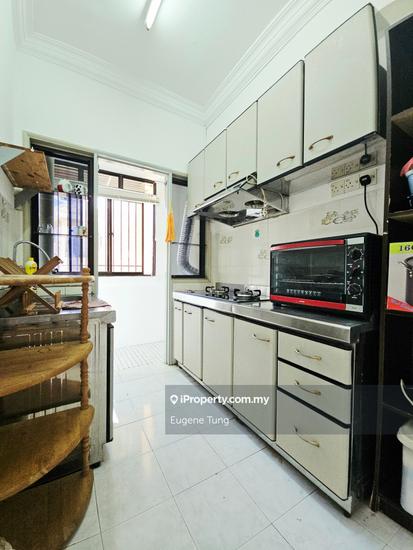 Media gallery image