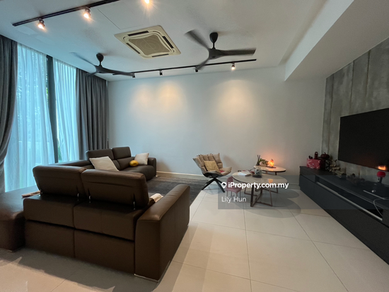 Media gallery image