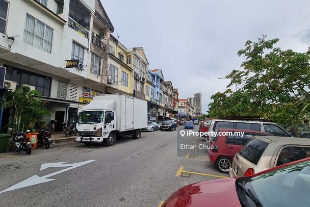 Usj 1 Regalia Business Centre,4sty shop ,(booking fees Rm1K ,free 