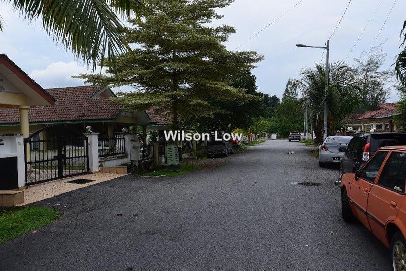 Banglo untuk Dijual di Taman Tasik Semenyih, Semenyih oleh Wilson Low - Peaceful neighbouring environment - iProperty.com.my