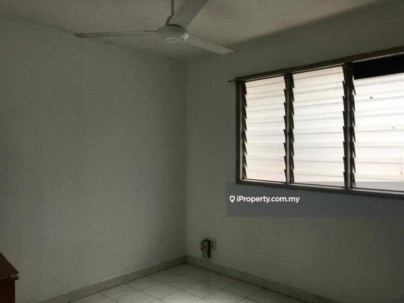Flat for Sale in Happy Garden Flat by Alan Pang - iProperty.com.my