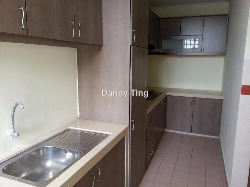 For Sale - Lakes Condominiums / Pangsapuri Tasik