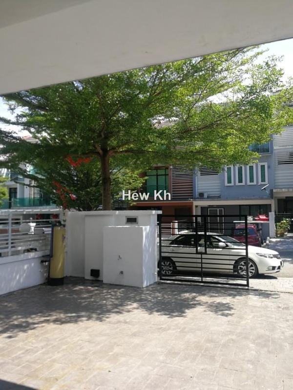 3-storey Terraced House untuk Dijual di Bandar Kinrara, Kinrara Residence, Puchong oleh Hew Kh - iProperty.com.my