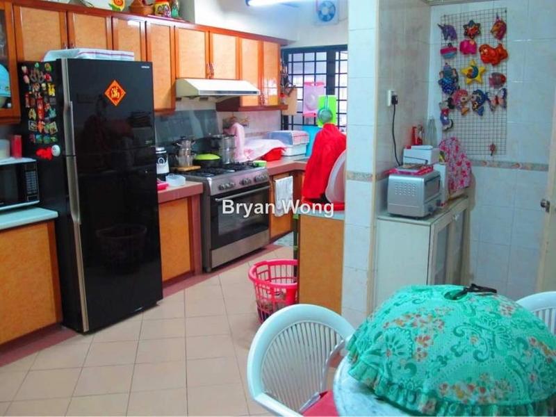 Rumah Berkembar untuk Dijual di Damansara Jaya, Petaling Jaya oleh Bryan Wong - iProperty.com.my