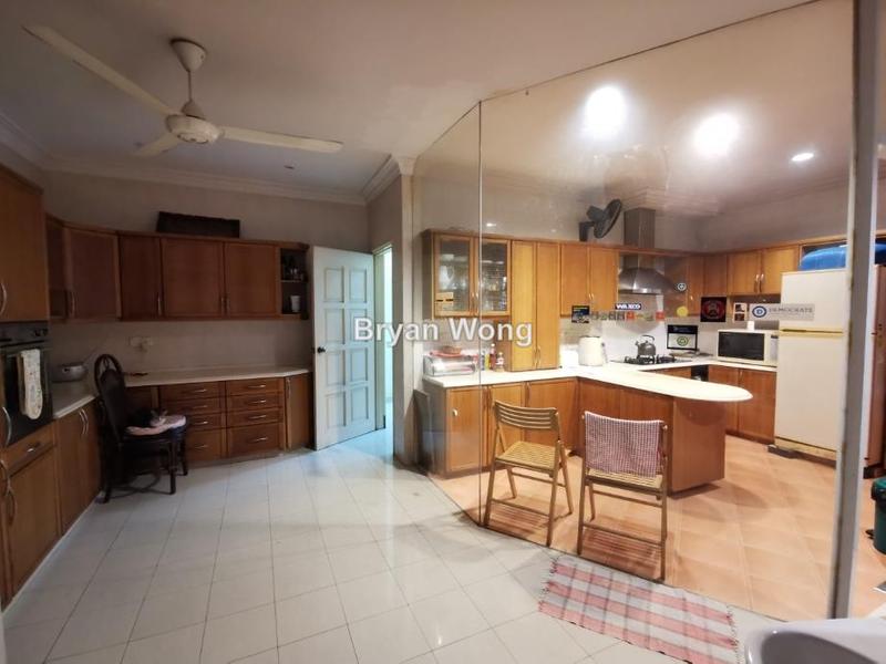 Bungalow House for Sale in Damansara Jaya, Petaling Jaya by Bryan Wong - iProperty.com.my