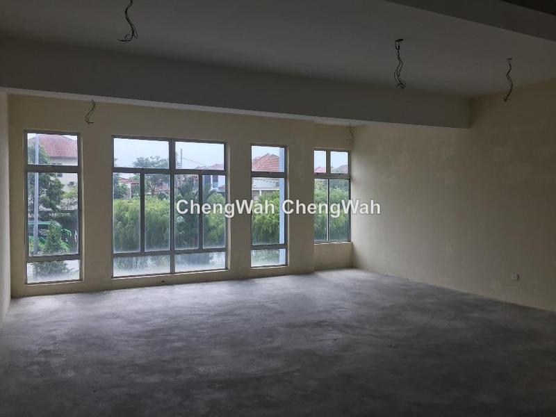 Shop for Sale in Taman Prima Tropika, Seri Kembangan by Chengwah Chan - iProperty.com.my