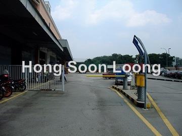Gudang untuk Disewa di Petaling Jaya, Petaling Jaya oleh Hong Soon Loong - Entrance To Warehouse Compound - iProperty.com.my