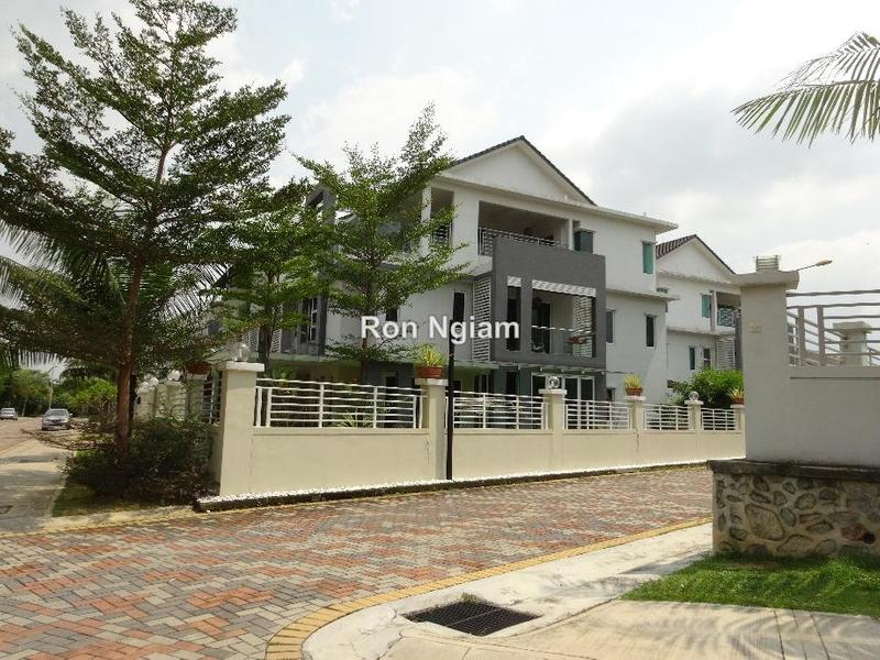 2.5-storey Terraced House for Sale in Putra Heights, Subang Jaya by Ron Ngiam - iProperty.com.my