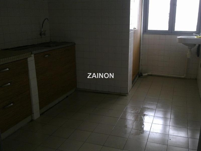 Rumah Flat untuk Dijual di Flat PKNS Seksyen 8 oleh Zainon - iProperty.com.my