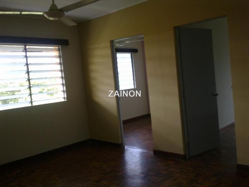 Rumah Flat untuk Dijual di Flat PKNS Seksyen 8 oleh Zainon - iProperty.com.my