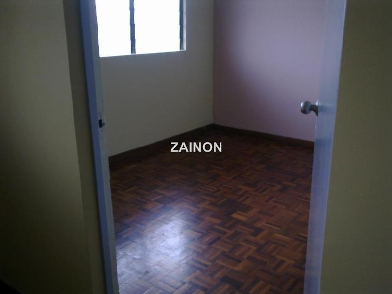 Rumah Flat untuk Dijual di Flat PKNS Seksyen 8 oleh Zainon - iProperty.com.my