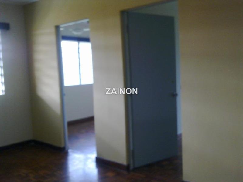 Rumah Flat untuk Dijual di Flat PKNS Seksyen 8 oleh Zainon - iProperty.com.my