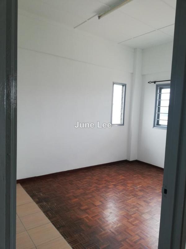 Apartment for Sale in Sri Bahagia Court by June Lee - iProperty.com.my