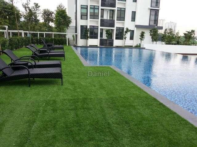 Kondominium untuk Disewa di LaCosta @ Sunway South Quay oleh Daniel Gan - Contemporary and Relaxing Pool - iProperty.com.my