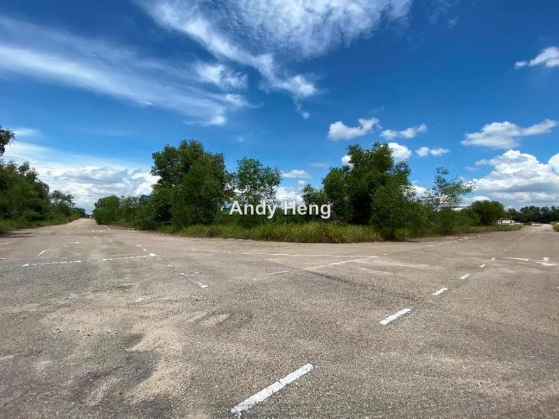 For Sale - CORNER MEDIUM INDUSTRIAL LAND