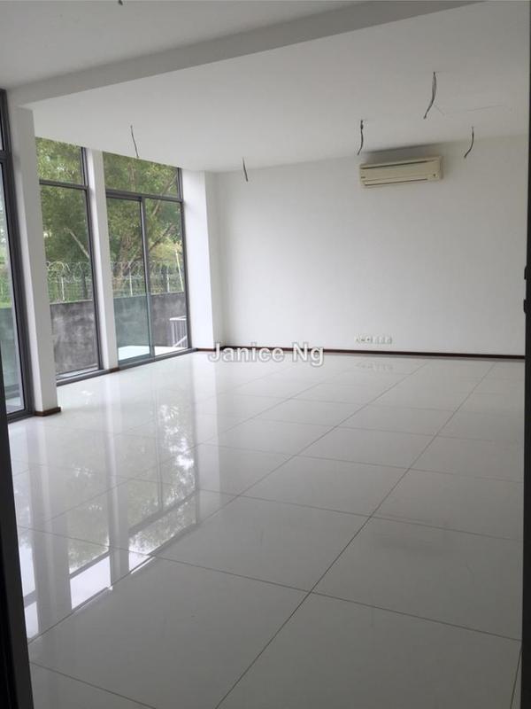 Rumah Teres untuk Dijual di Valencia, Sungai Buloh oleh Janice Ng - Living and dining - iProperty.com.my
