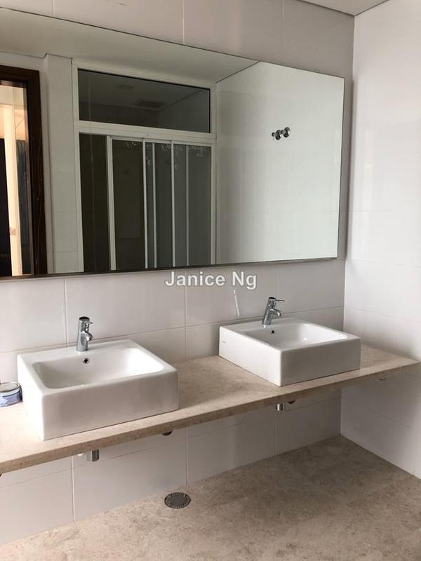 Rumah Teres untuk Dijual di Valencia, Sungai Buloh oleh Janice Ng - Master bathroom - iProperty.com.my