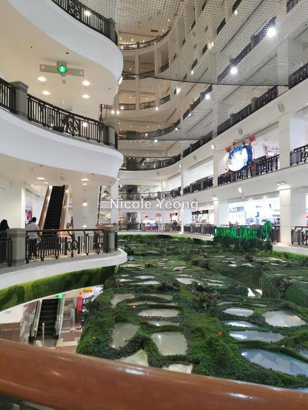 For Sale - Berjaya times square located in bukit bintang area. It is freehold titlle and strategic location.