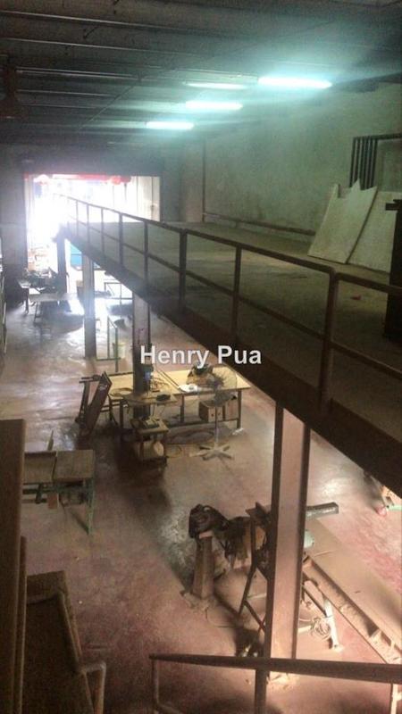 For Sale - Single storey factory at Mount Austin